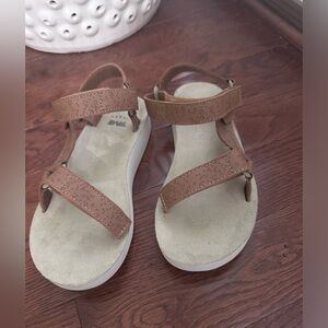 Like new Teva Women's Midform Universal Star Sandals size 6